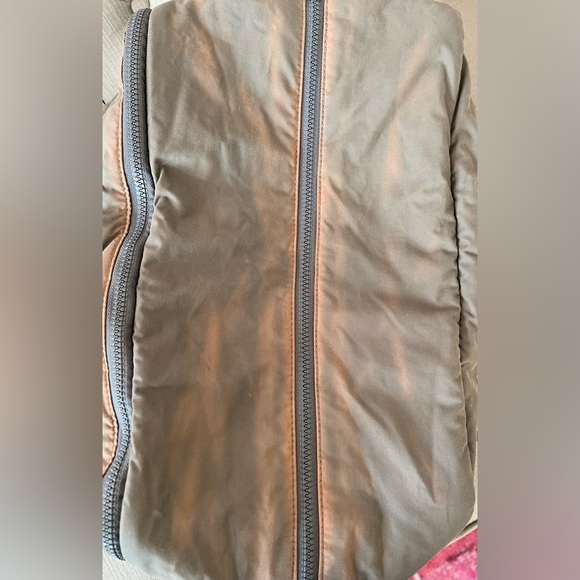 Authentic CHANEL Duffel bag/Gym bag/Tote Large! Duffel bag/Gym bag/Tote SOLD - Picture 9 of 17